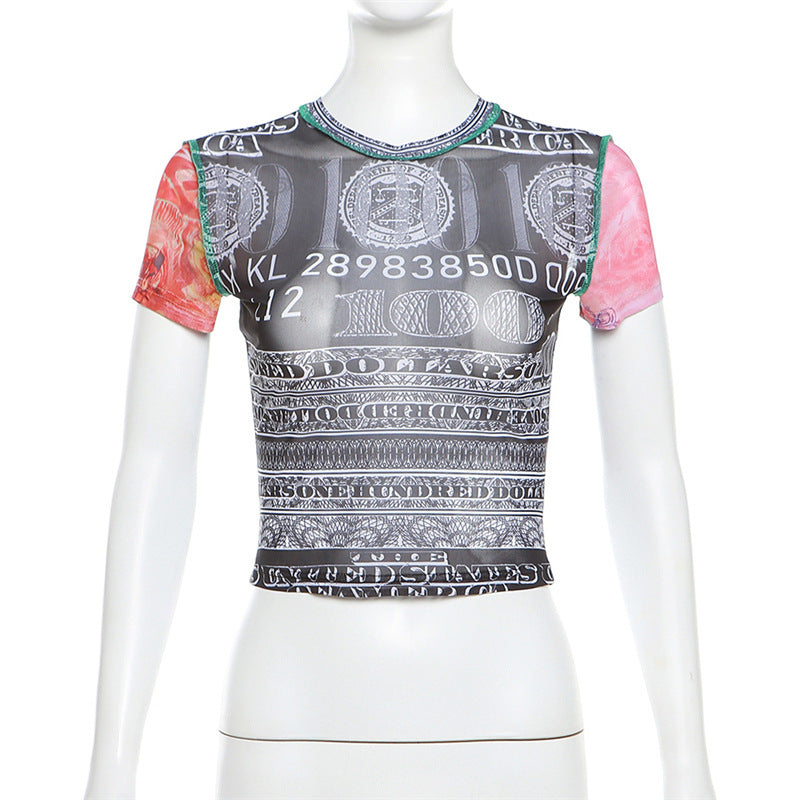 Dame Crop-Top med kunstnerisk penge motiv og farverigt ærmedesign Skovae