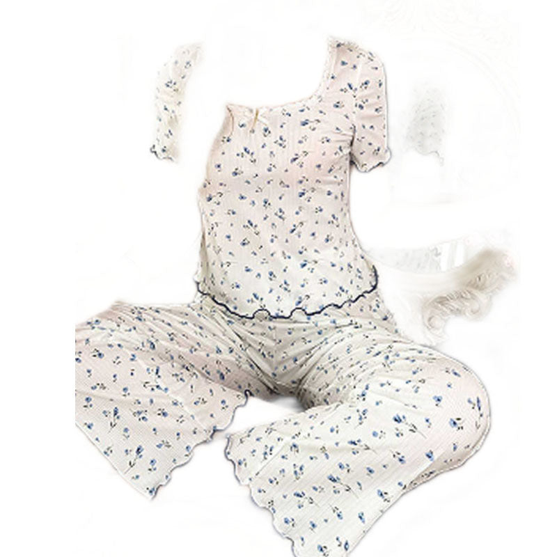 Dame pyjamas med blomsterprint og spidsafslutninger Stilla