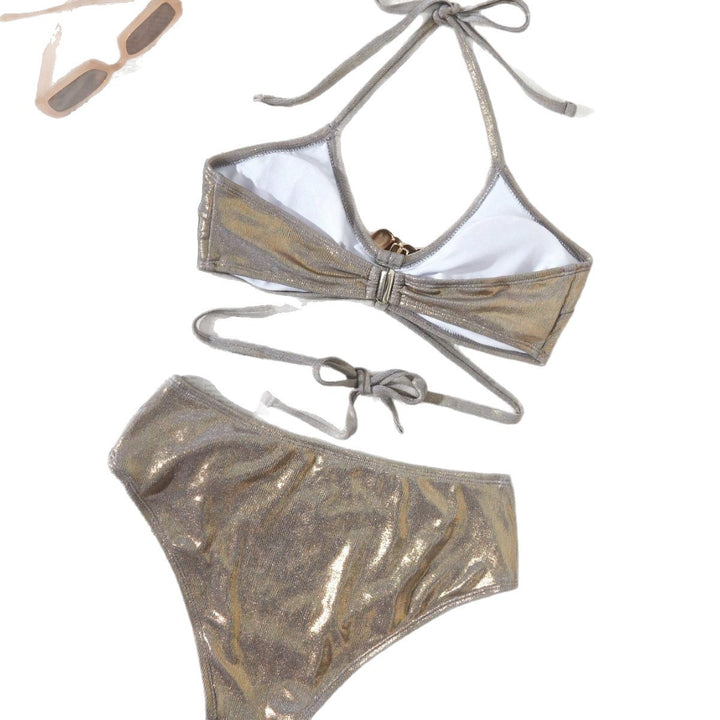 Dame bikini sæt med elegant hjerte detaljer og funklende design Stilla