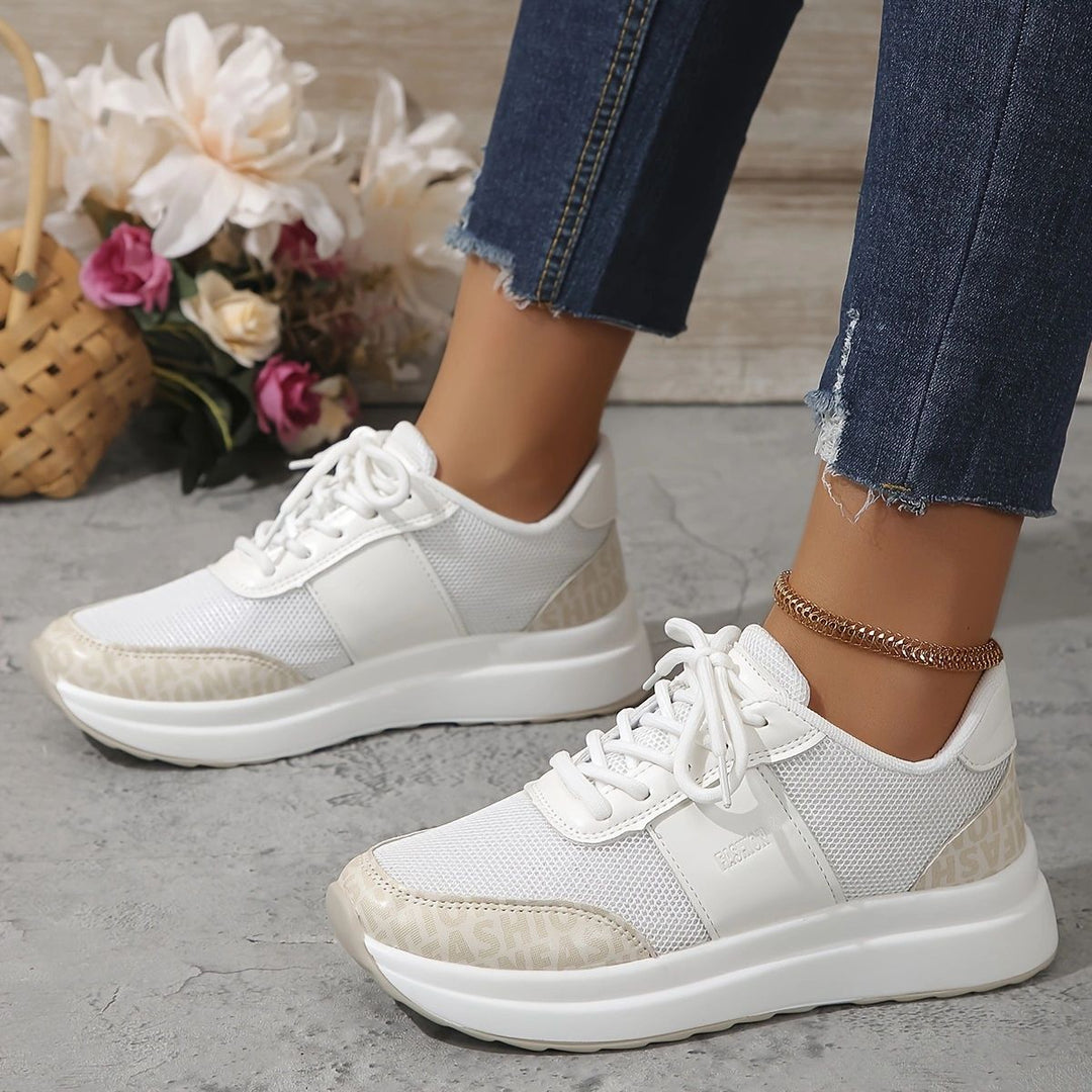 Dame Sporty Sneakers med luftig mesh-overflade og fleksibel sål Stilla