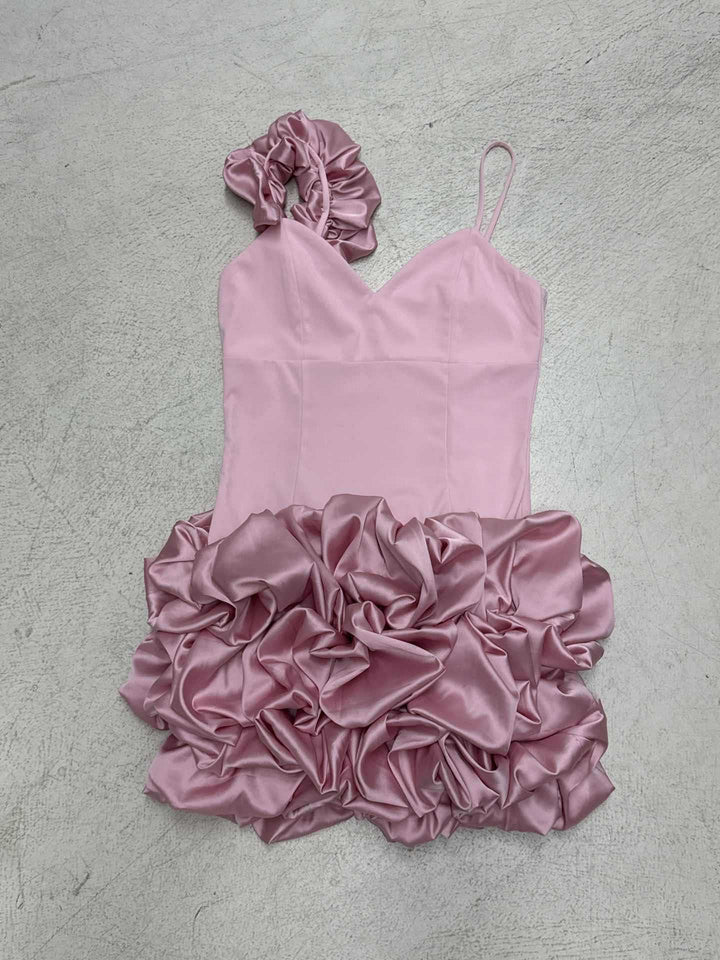 Damen aufregendes Minikleid mit voluminösen Rüschendetails und schulterfreiem Design Skovae