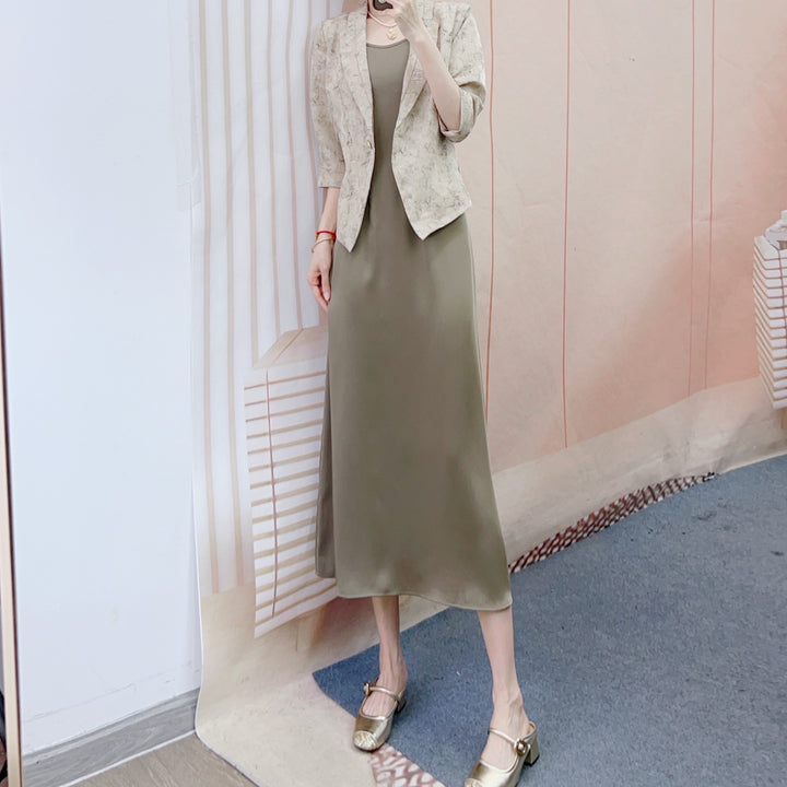 Dame midi-kjole med elegant snit og smagfuld blazer Stilla