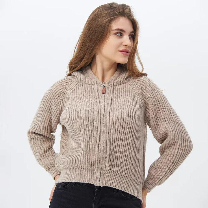 Women's Cropped Hoodie lavet af blødt ribbede strikmateriale med praktiske snore Stilla
