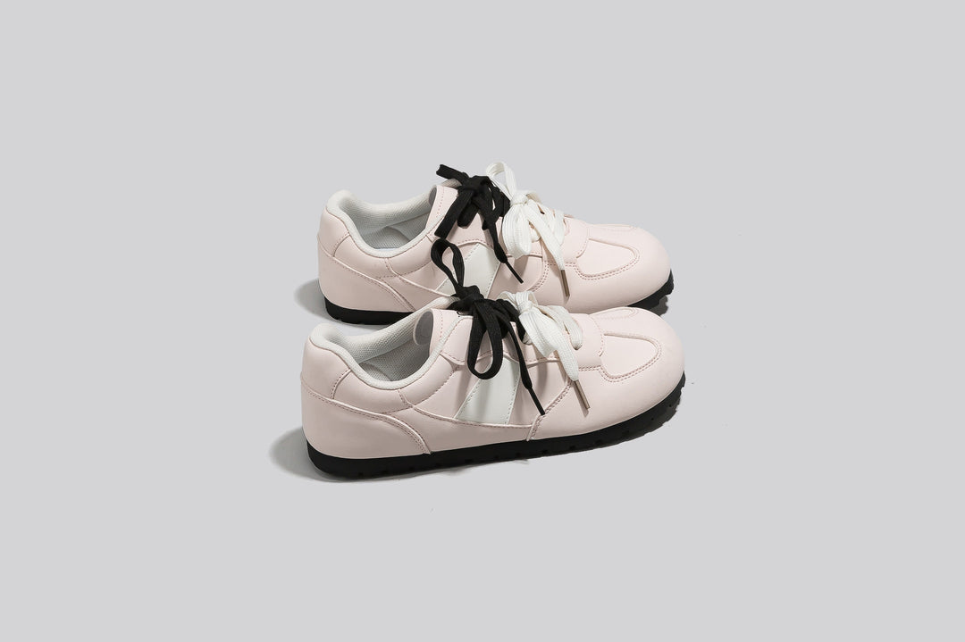 Dame Sporty Sneakers med innovativt overmateriale og fleksibel såleprofil Stilla