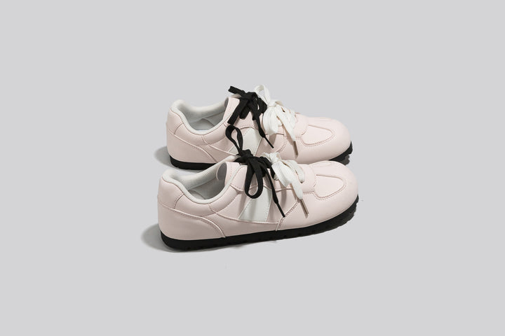 Dame Sporty Sneakers med innovativt overmateriale og fleksibel såleprofil Stilla