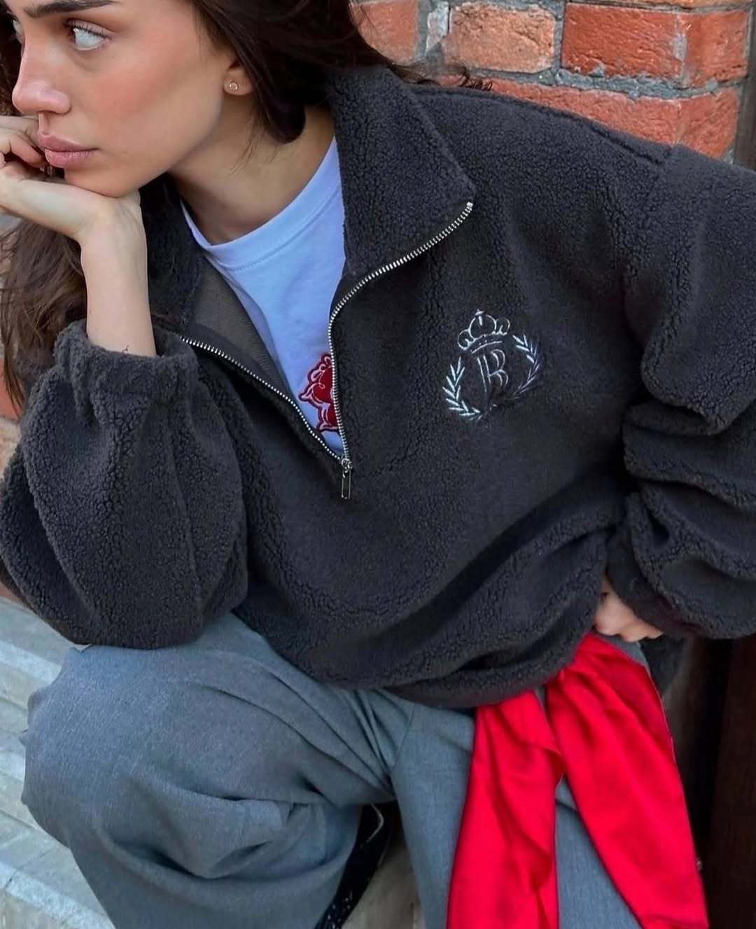 Dame oversized fleece pullover med lynlås og broderet logo Stilla