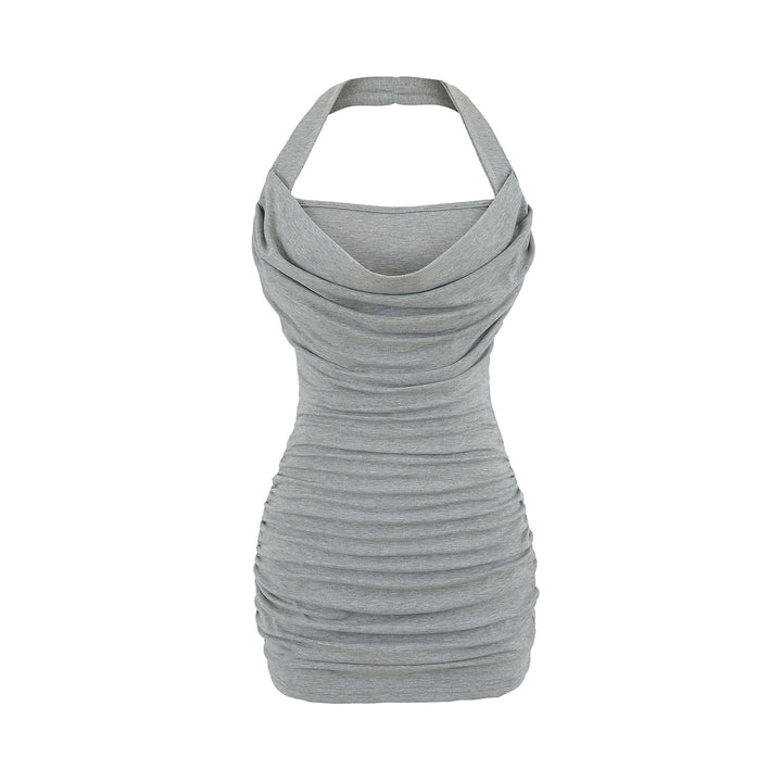 Dame figursyet cocktailkjole med draperinger og elegant halterneck Stilla