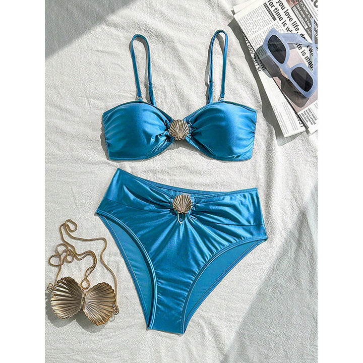 Dame Bandeau-bikini med elegant muslingdetalje og høj benudskæring Skovae