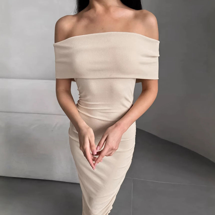 Dame Maxikjole med skulderfri design og elegant drapering Stilla