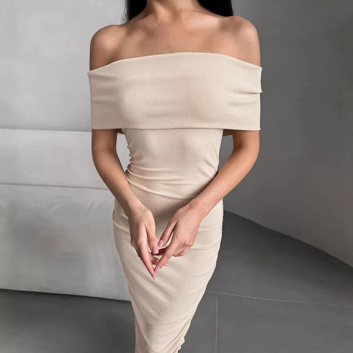 Dame Maxikjole med skulderfri design og elegant drapering Stilla