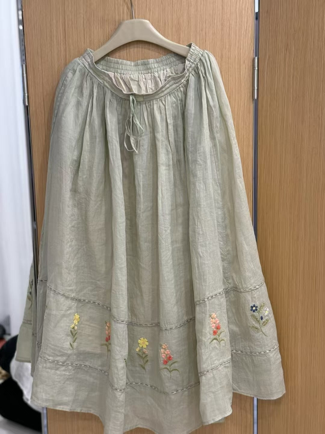Femme Elegante Bestickede Maxi-Nederdel Stilla