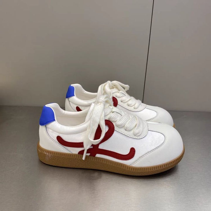 Dame Sneakers med moderne detaljer og behagelig dæmpning Stilla