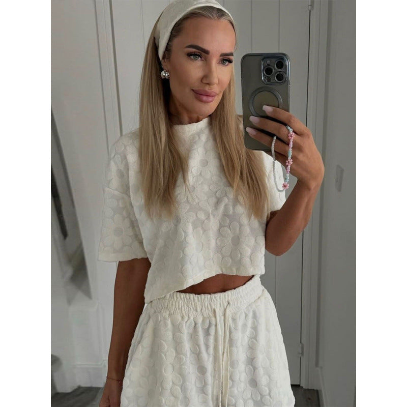 Damen Sportliches Zweiteiliges Set mit luftigen Shorts und T-Shirt Skovae