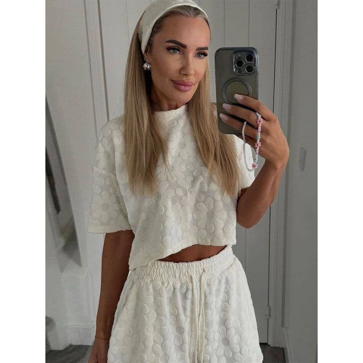 Damen Sportliches Zweiteiliges Set mit luftigen Shorts und T-Shirt Skovae