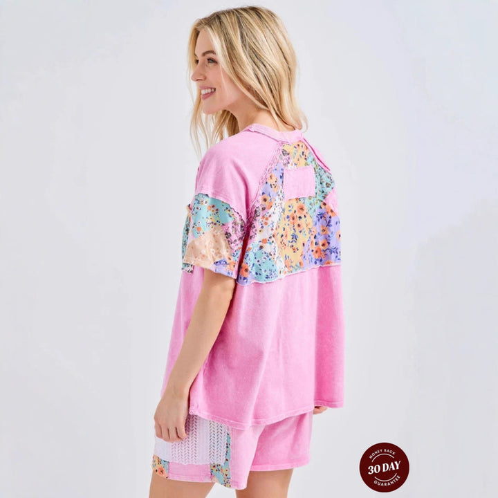 Dame nan kort sæt af huset lavet af bomuldsjersey med blomster patchwork udseende brystlomme og snoretræk Skovae