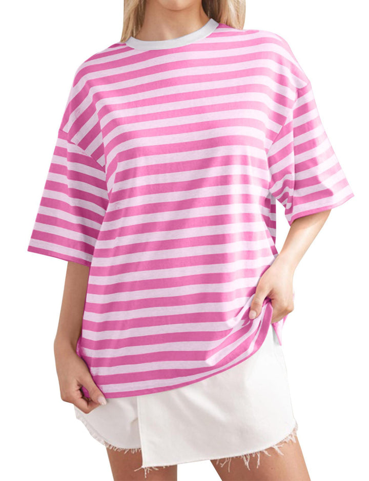 Dame Oversized stribet T-shirt med rund halsudskæring og korte ærmer Stiila