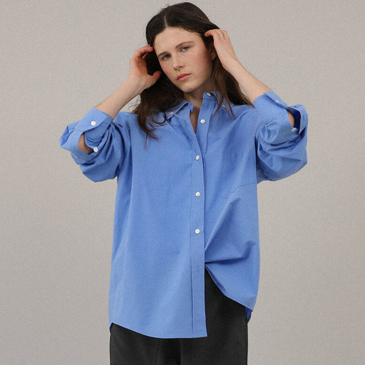 Dame Løs Oversized-Skjortebluse med elegante detaljer og voluminøse ærmer Stilla