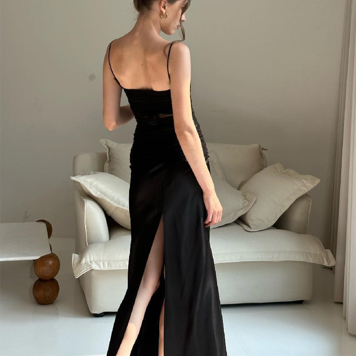 Dame aftenkjole med figurformende snit og elegant draperet overdel Stilla