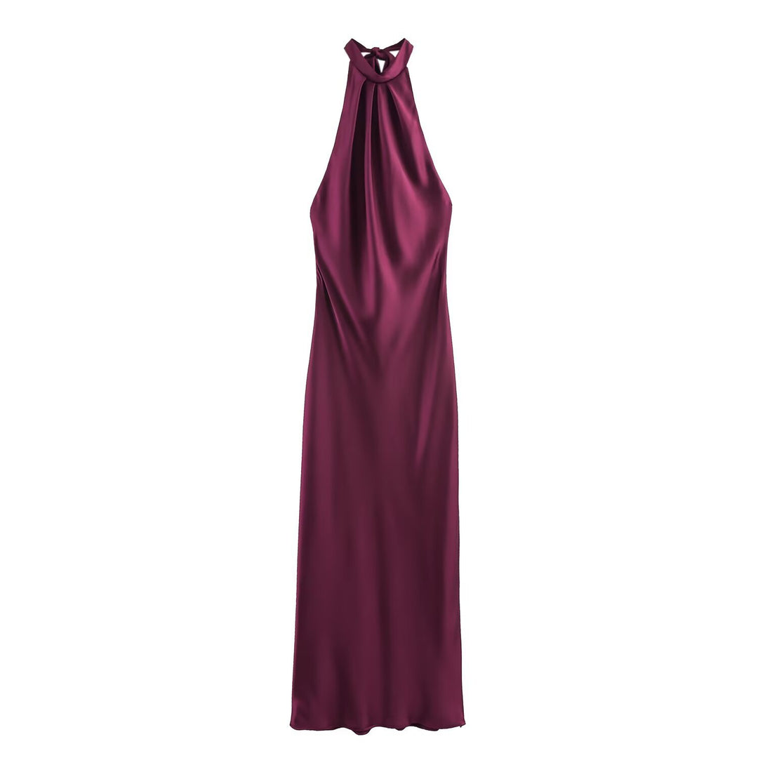 Dame aftenkjole med elegant halterneck-design og flydende snit Skovae