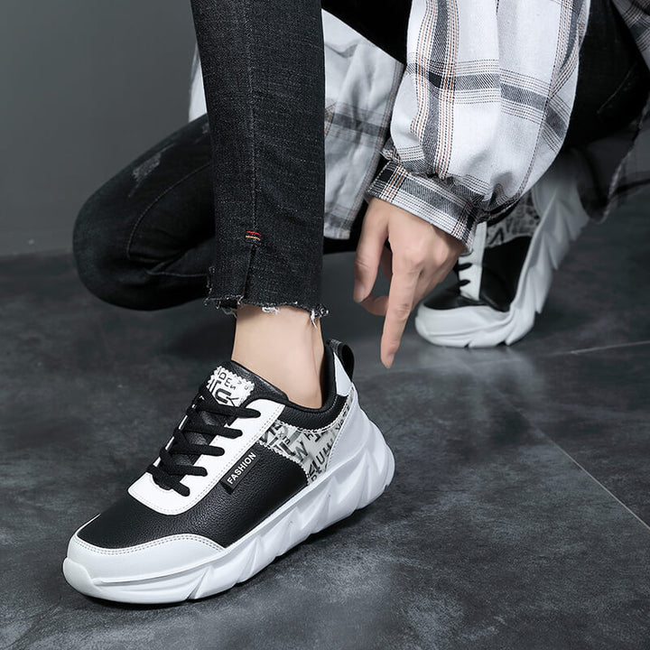 Dame nan urban volumniøse sneakers med blødt kunstpelsfor, polstret indgang og markant profil sål Skovae