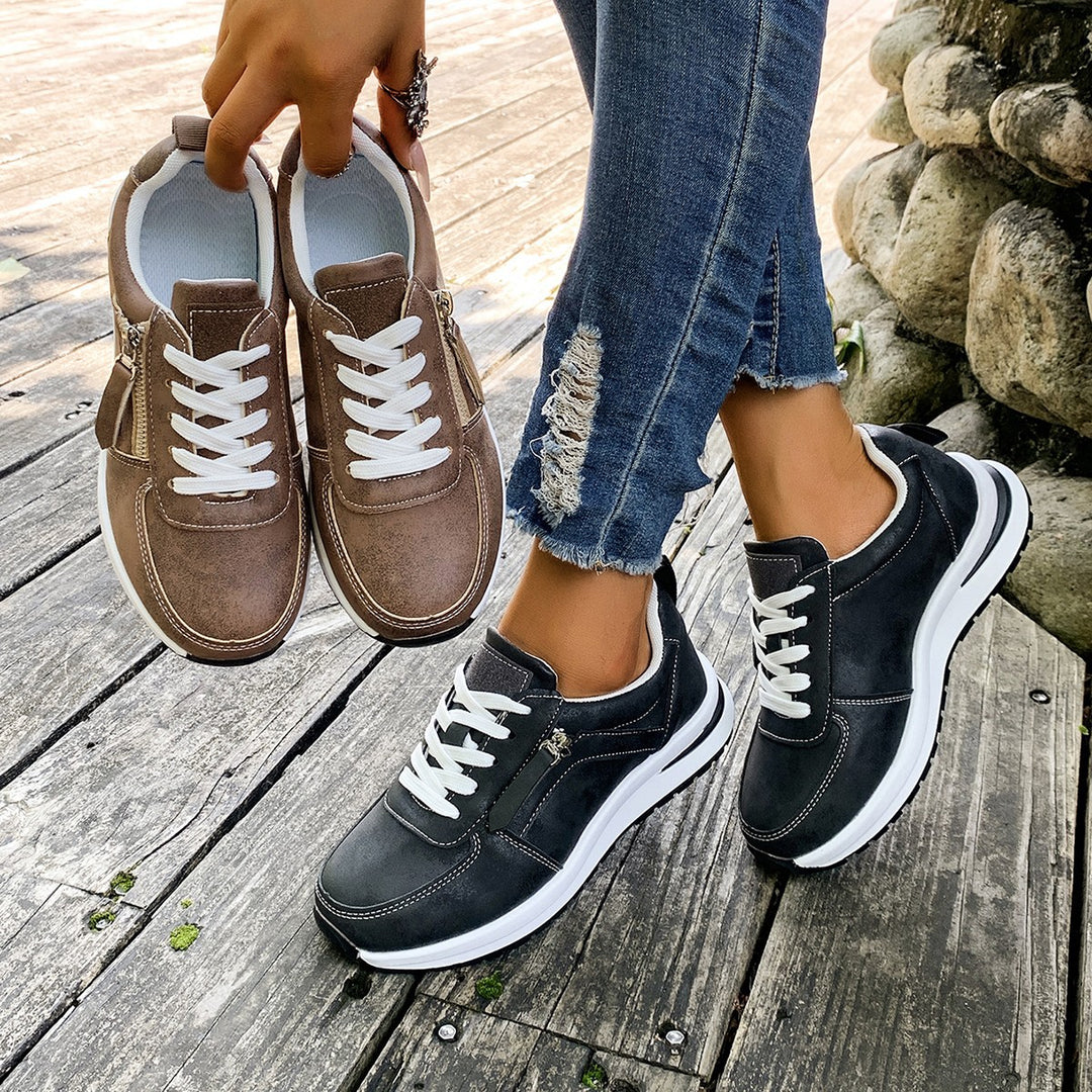 Dame Lace-Up Sneakers med moderne lynlås og behagelig dæmpning Stilla