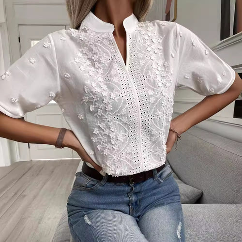 Damebluse med florale broderier og knapliste Stilla