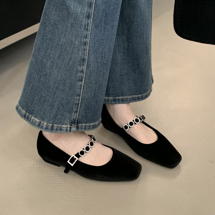 Dame ballerinaer med dekorativt remdesign og elegante accenter Stilla