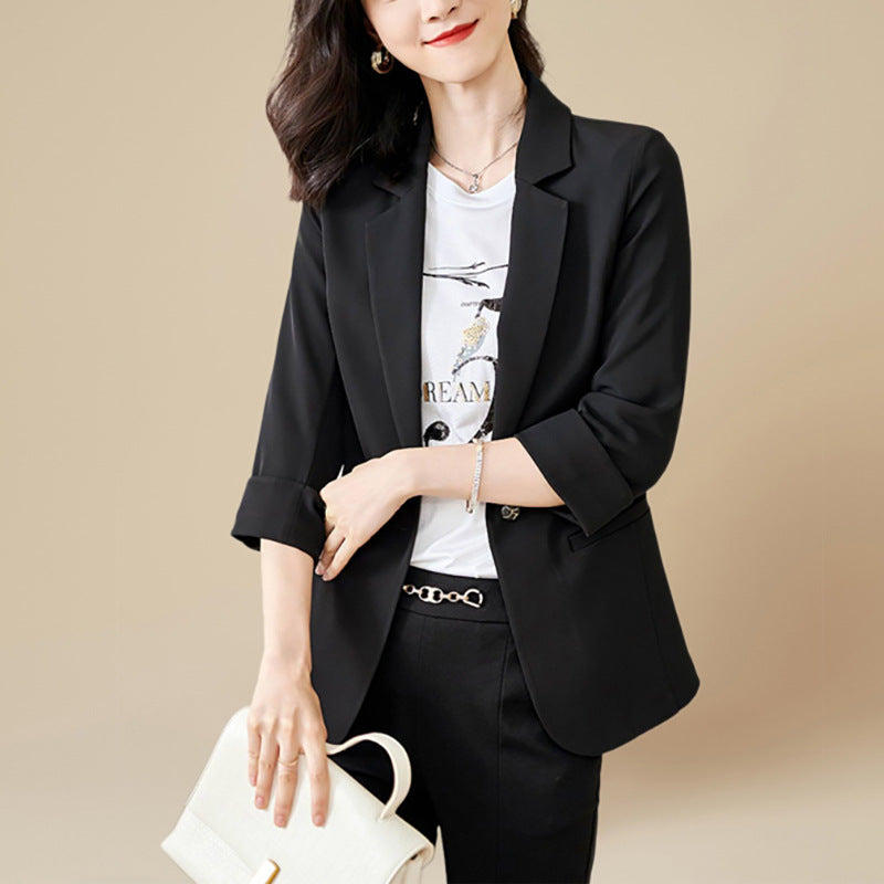 Dame stilfuld blazer med elegante detaljer og moderne snit Stilla
