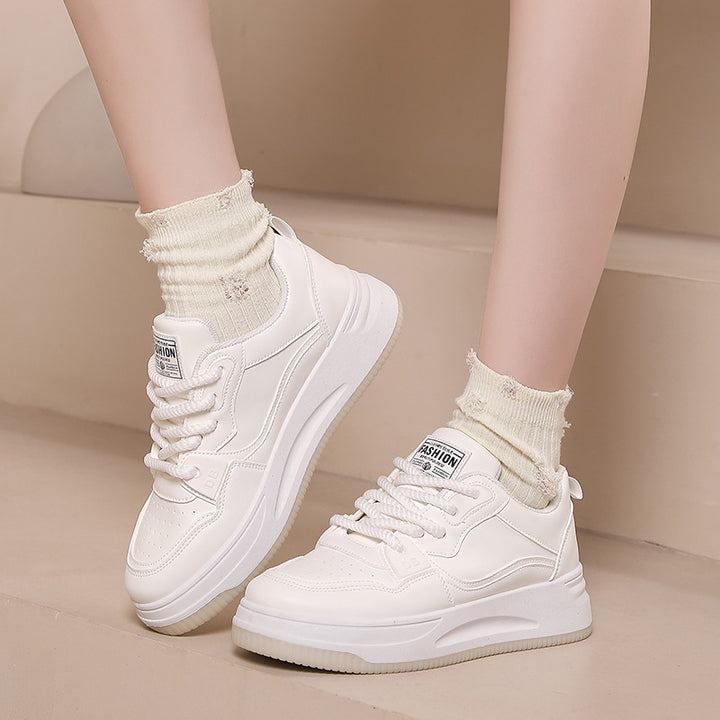 Dame Sneakers i sporty-elegant design med tyk gummisål Stilla