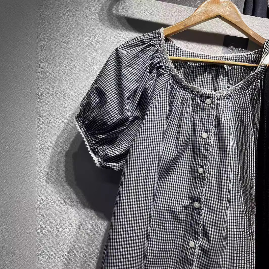 Damebluse med puffærmer og ternet mønster Stilla