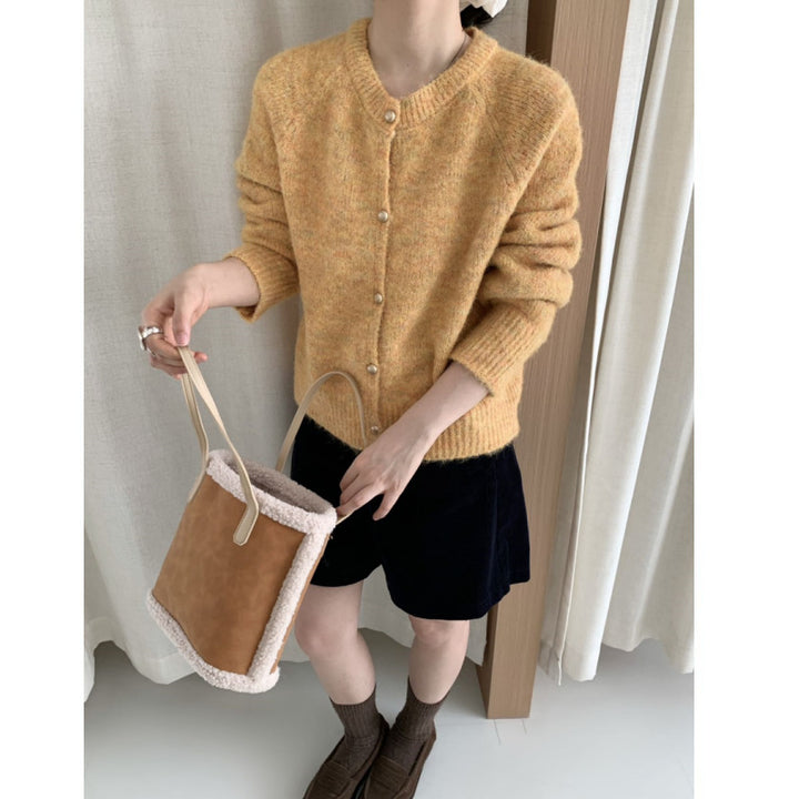Kvinders fluffy strik cardigan med komfortabel rund halsudskæring og rigtige knapper Stilla