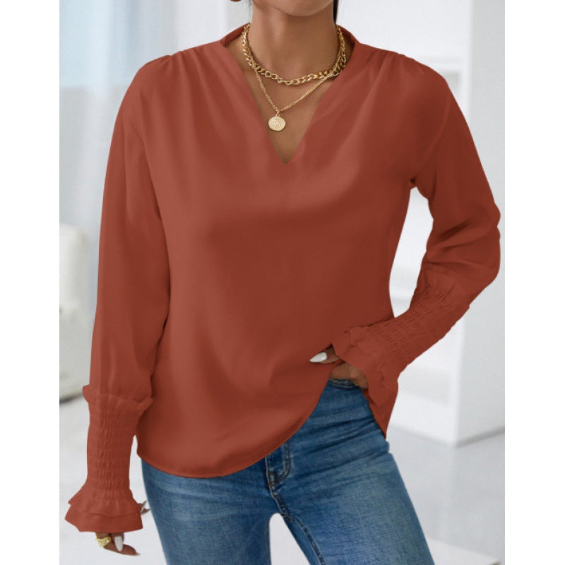 Dame elegant bluse med V-udskæring og rynkedetaljer Stilla