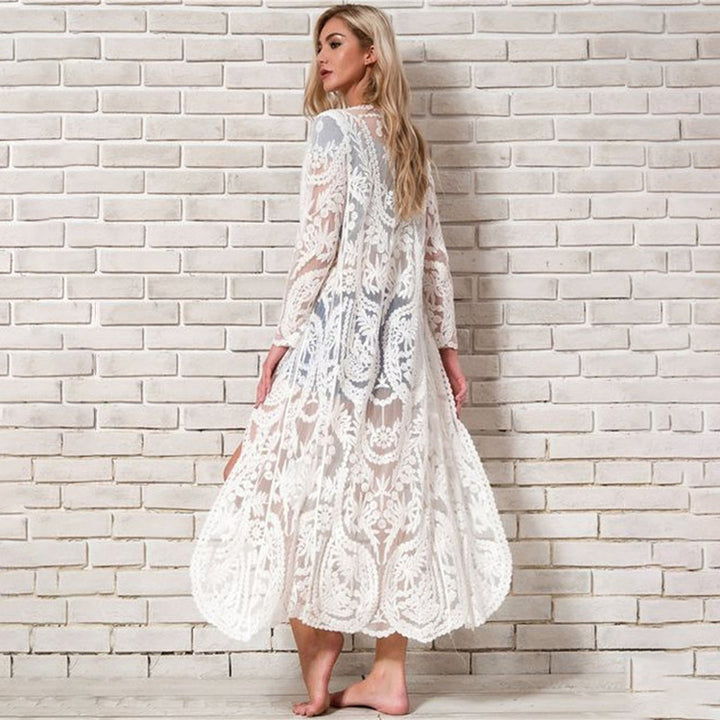 Dame lang blond kimono med blomsterdesign og sidesøm Stilla