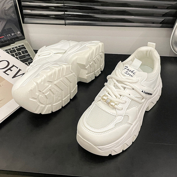Dame Chunky Sneakers med fashionable perledetaljer og åndbart mesh-overflade Stilla