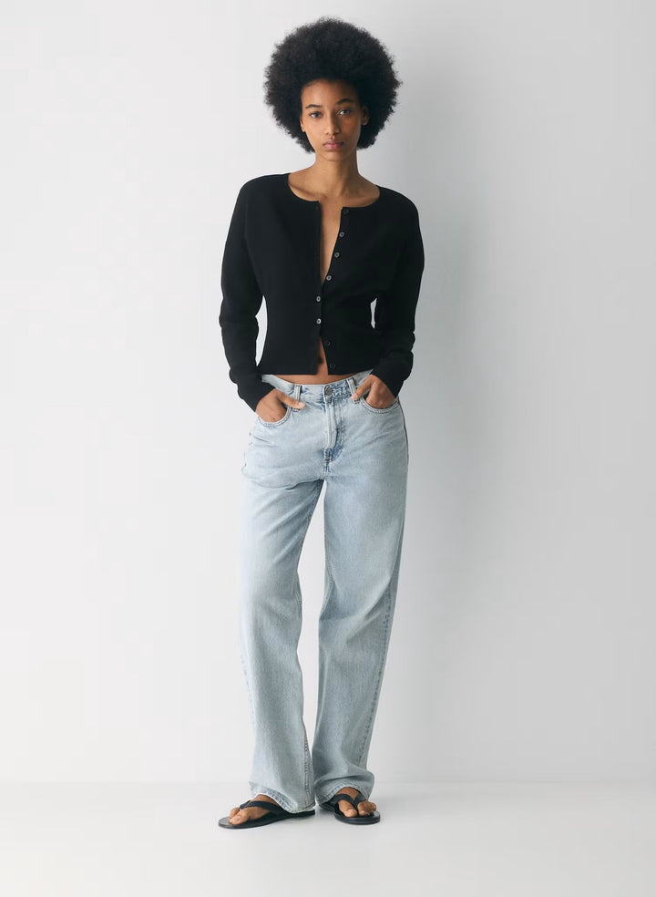 Kvinders cropped cardigan med knapstolpe og ribstrik Skovae