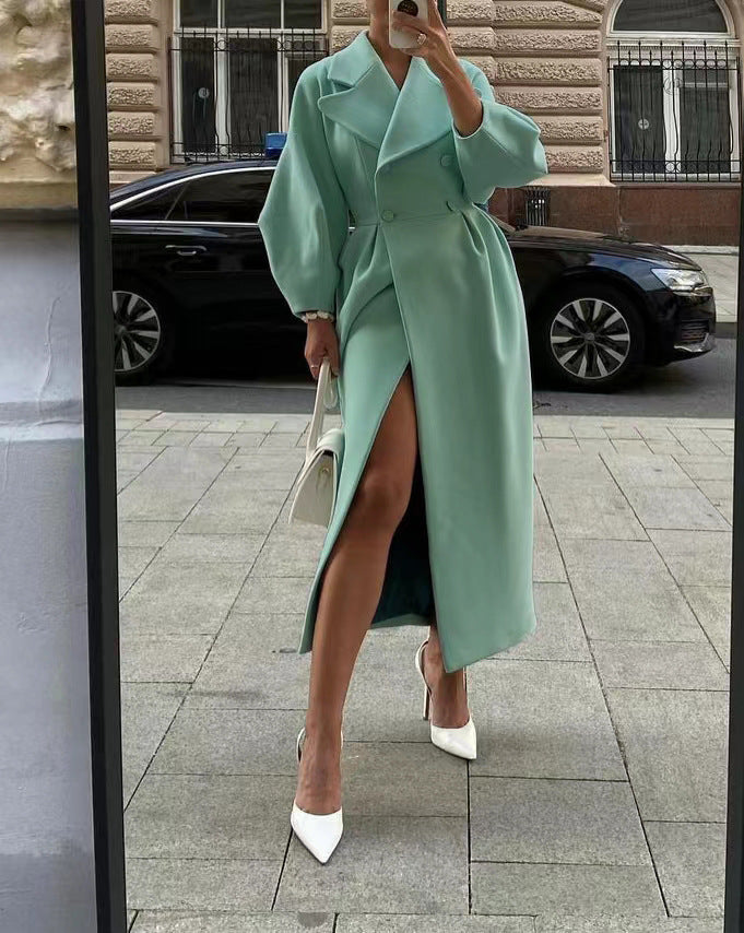 Kvinders elegante trenchcoat med skræddersyet pasform og sideslids Stilla