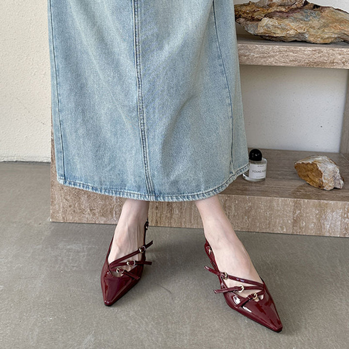 Dame Slingback Pumps med dekorativt remdesign og elegant spidsdesign Stilla