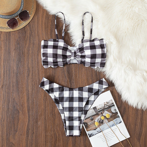 Dame bikinisæt med gingham-mønster og ruffles detaljer Stilla