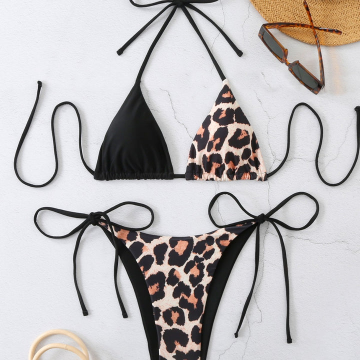 Dame triangel-bikini med moderne leo-print og justerbare bindebånd Skovae