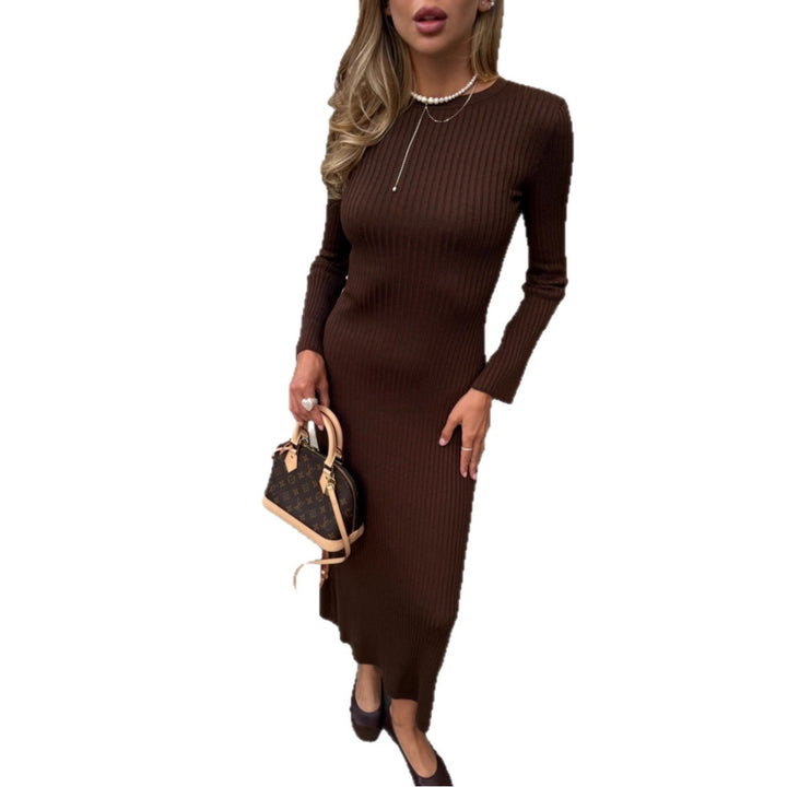Dame strikket maxikjole med elegant ribbet tekstur og lange ærmer Stilla