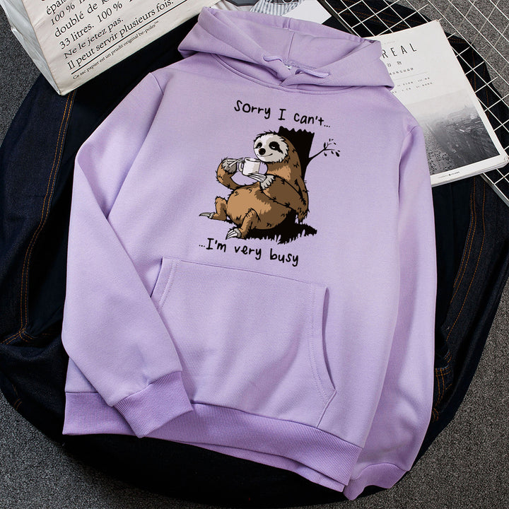 Dame hoodie med sødt dyremotiv og legesyg slogan Skovae