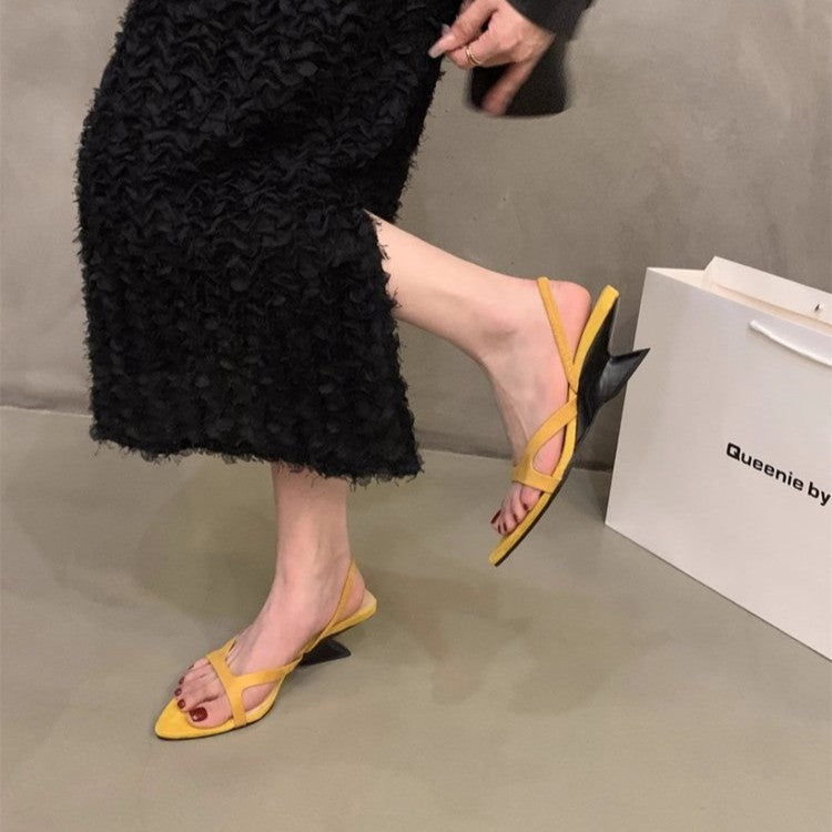 Dame Strappy Open-Toe Hælsandal med unikt design Stilla