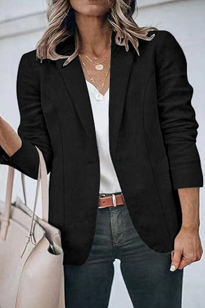 Dame blazer med elegant skæring og moderne detaljer Stilla