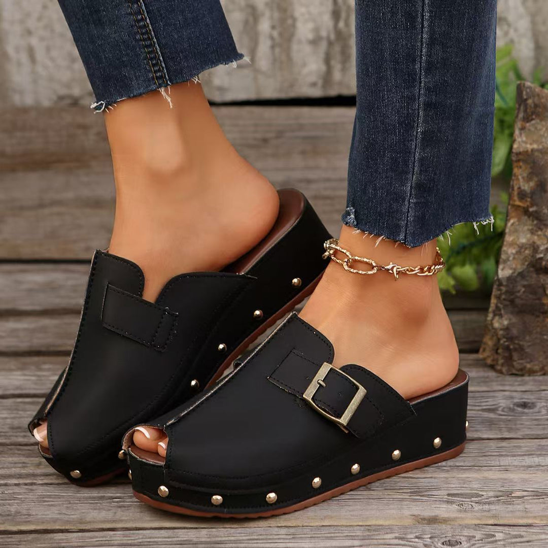 Dame Wedge-sandaler med elegante nitter og mode rem Stilla