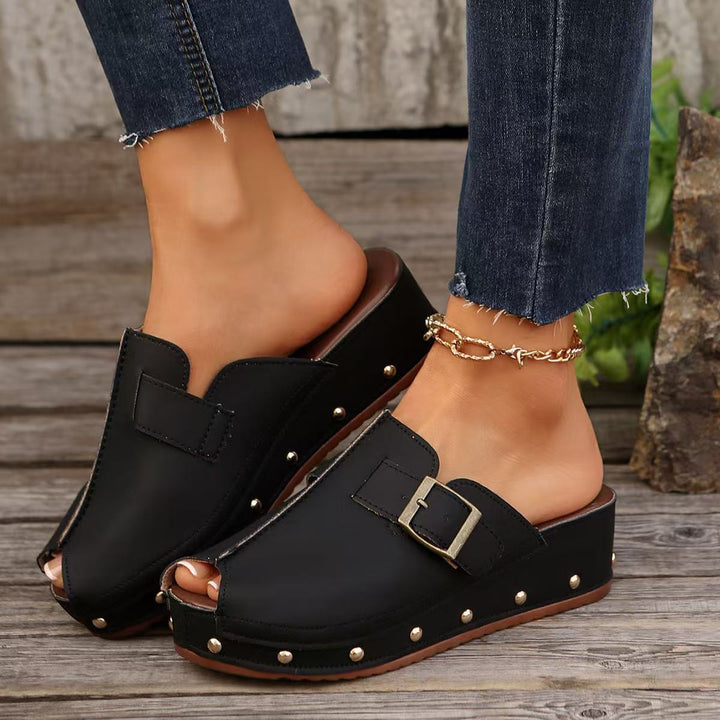 Dame Wedge-sandaler med elegante nitter og mode rem Stilla
