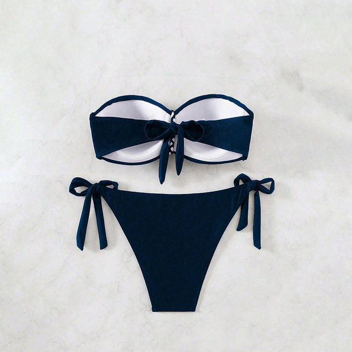 Dame Bandeau bikini sæt med raffinerede flæsedetaljer og justerbare bindebånd Skovae