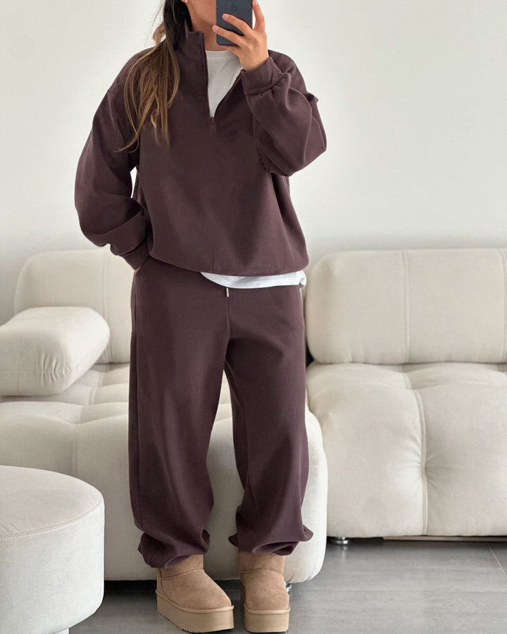 Kvindernes komfortable fleece zip hoodie med en afslappet pasform og brede ærmer