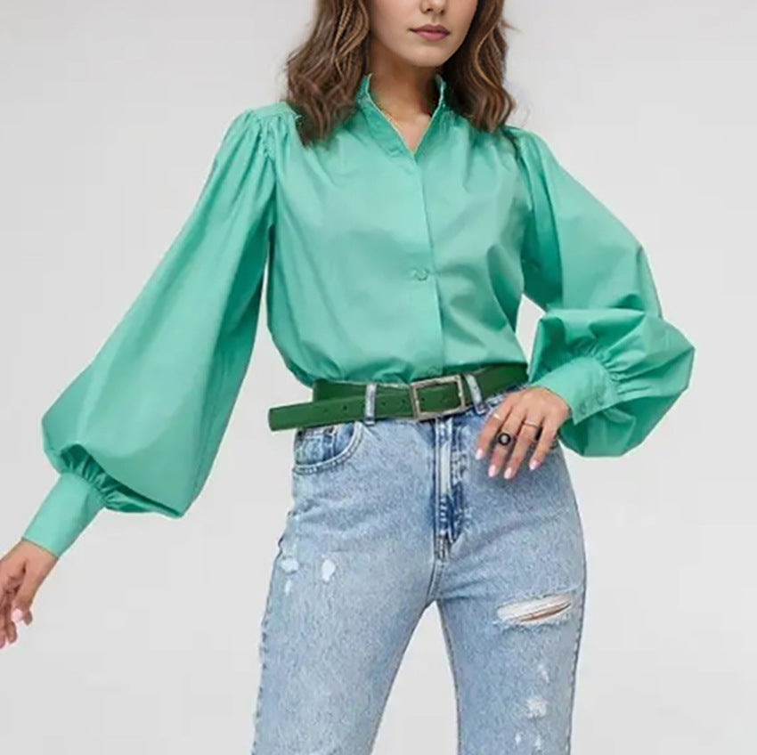 Damebluse med voluminøse ærmer og klassisk ståkrave Stilla