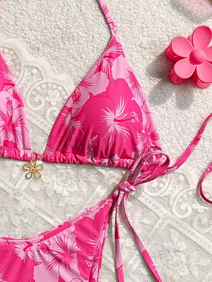 Dame triangel-bikini med elegant blomsterprint og justerbare stropper Stilla