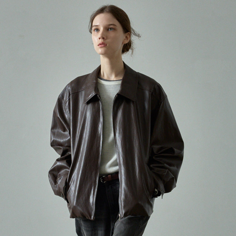 Dame læderjakke i afslappet oversized-stil med moderne detaljer Stilla
